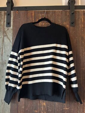 Black & Cream Striped Women's Pullover Sweater